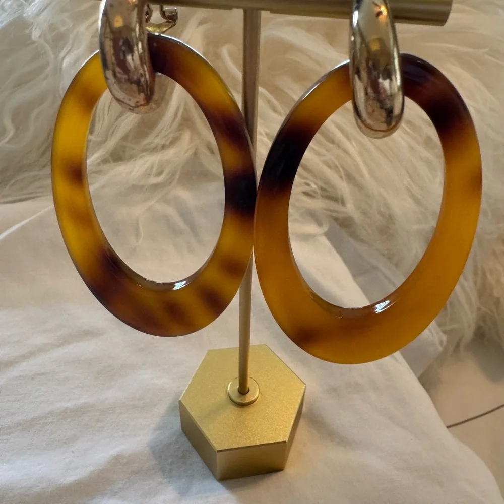 Tortoise Shell Hoop Earrings - Picture 1 of 4
